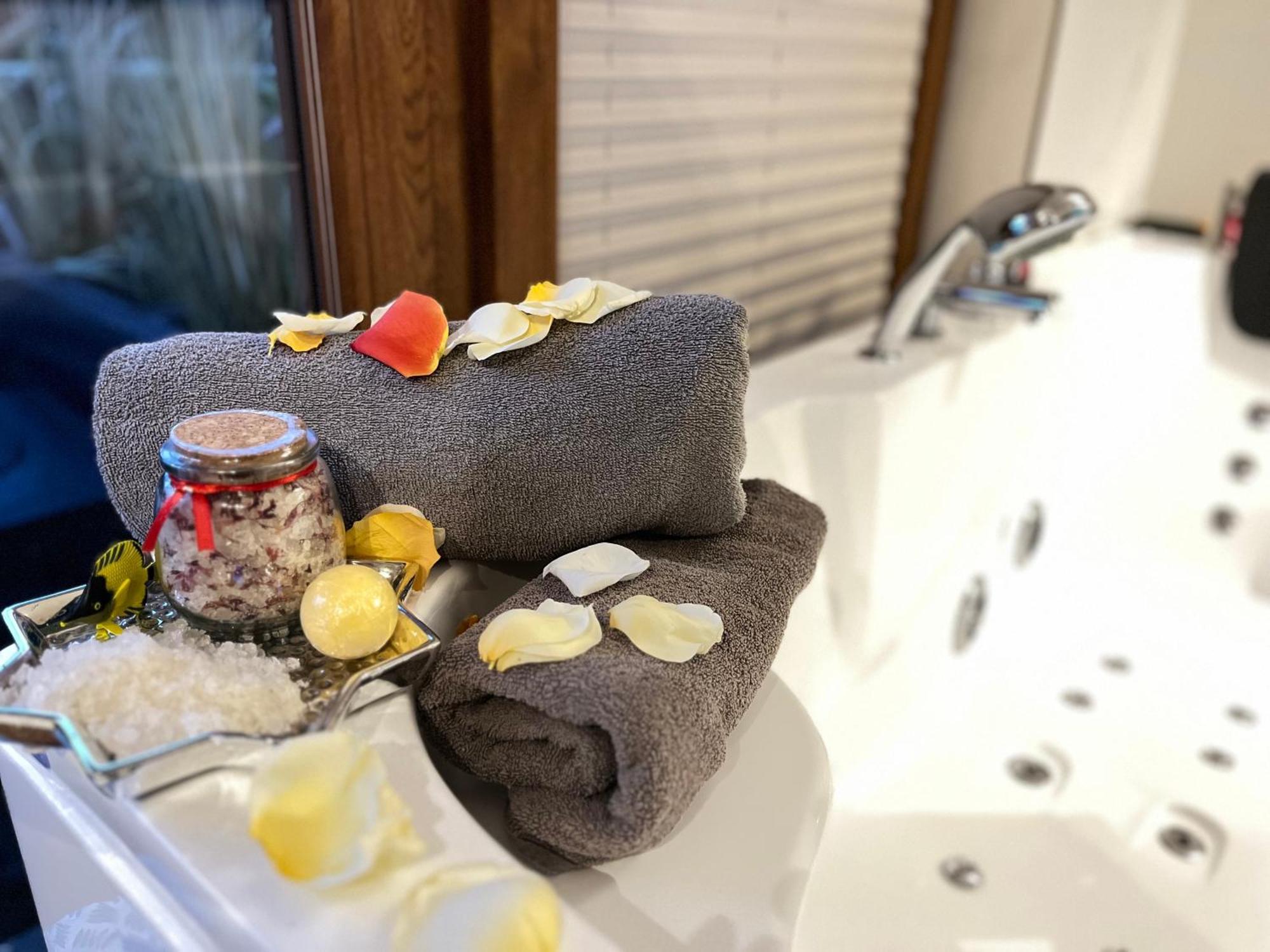 Jacuzzi Rakowicka Top Apartments Cracovia Exterior foto